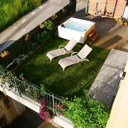 Apartmán Garden Jacuzzi View *